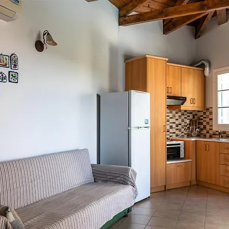 Apartament Afroksilia Triantafilo *