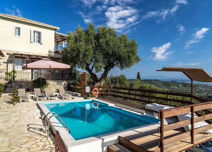 Daire Afroksilia Triantafilo