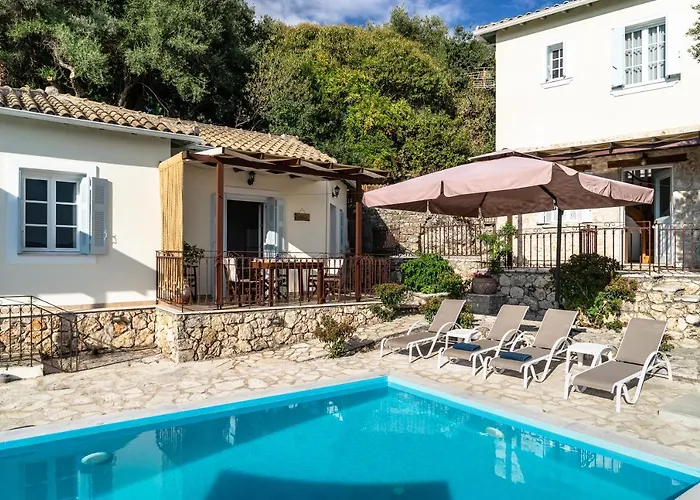 Daire Afroksilia Triantafilo