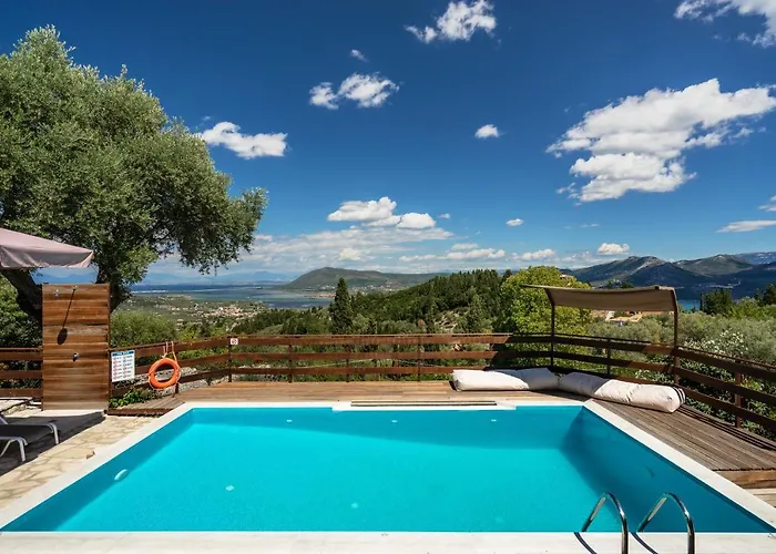 Daire Afroksilia Triantafilo